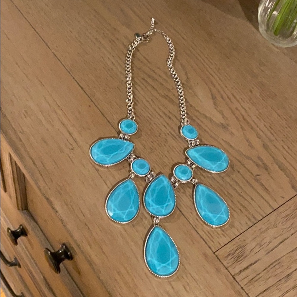 Women’s blue pendant necklace